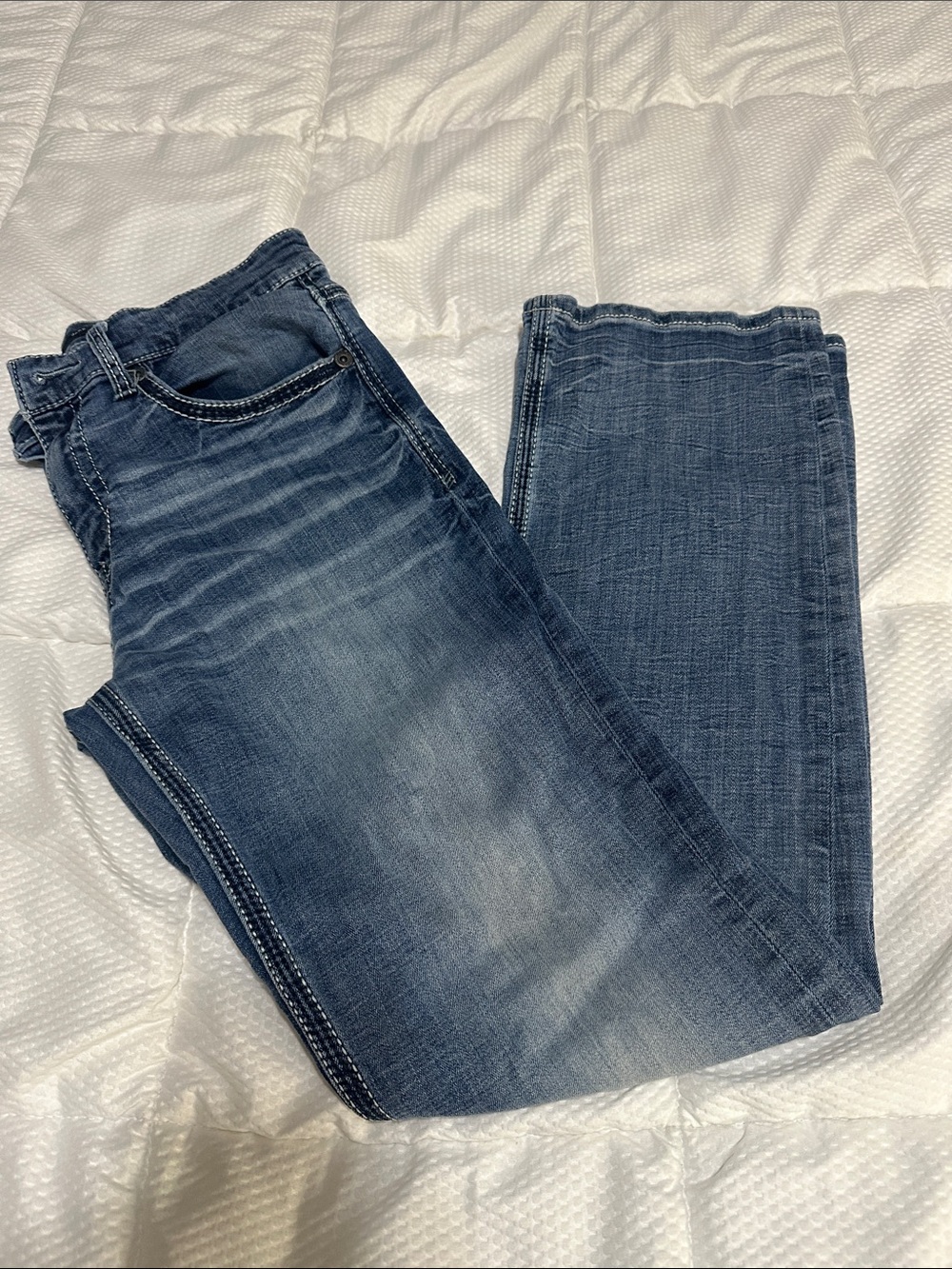 BKE Men’s Bootcut Jeans in Medium Blue Wash
